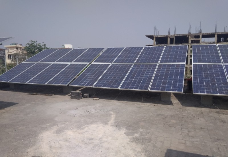 Bulk solar panel supplier offering wholesale solar panels for residential, commercial, and industrial renewable energy projects.